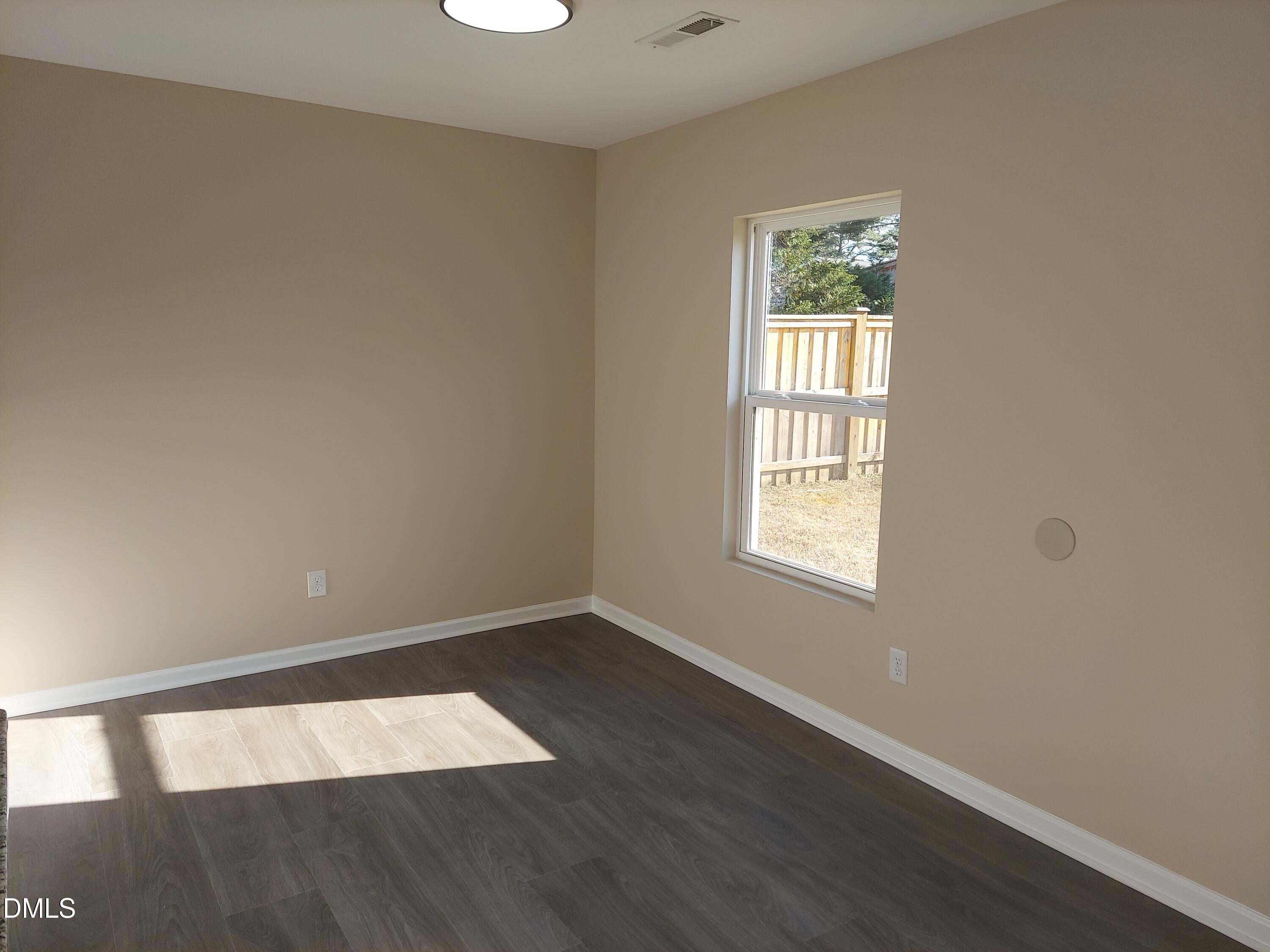 Image 3: Breakfast Area