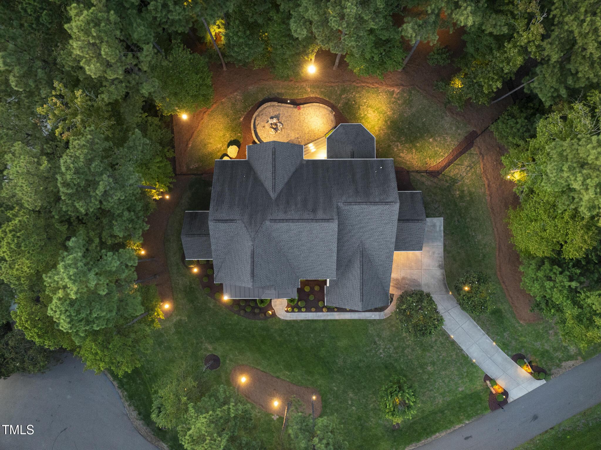 Image 3: DJI_20250902195519_0028_D