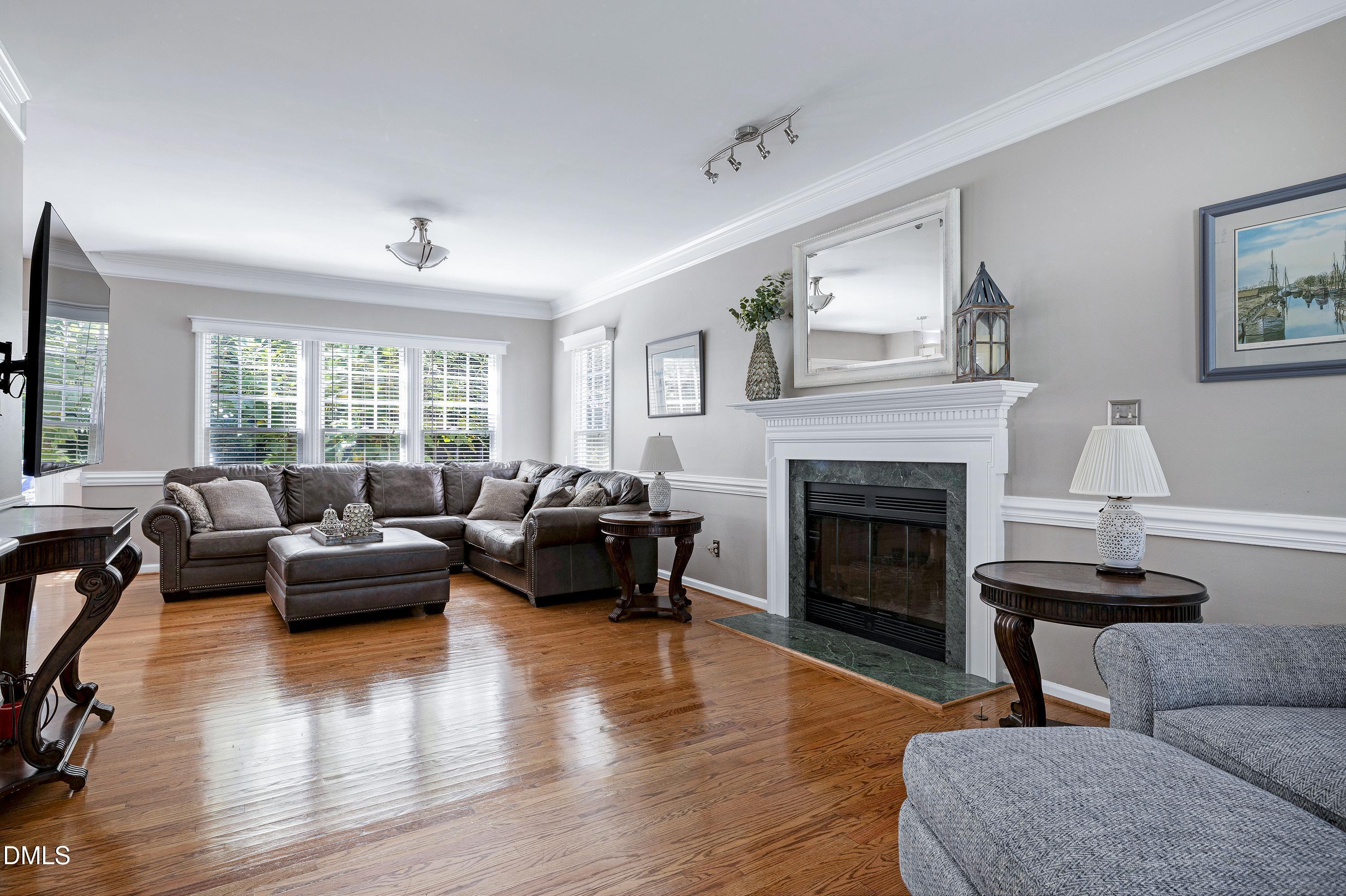 Image 4: Scene-8 Image 4: Scene-8