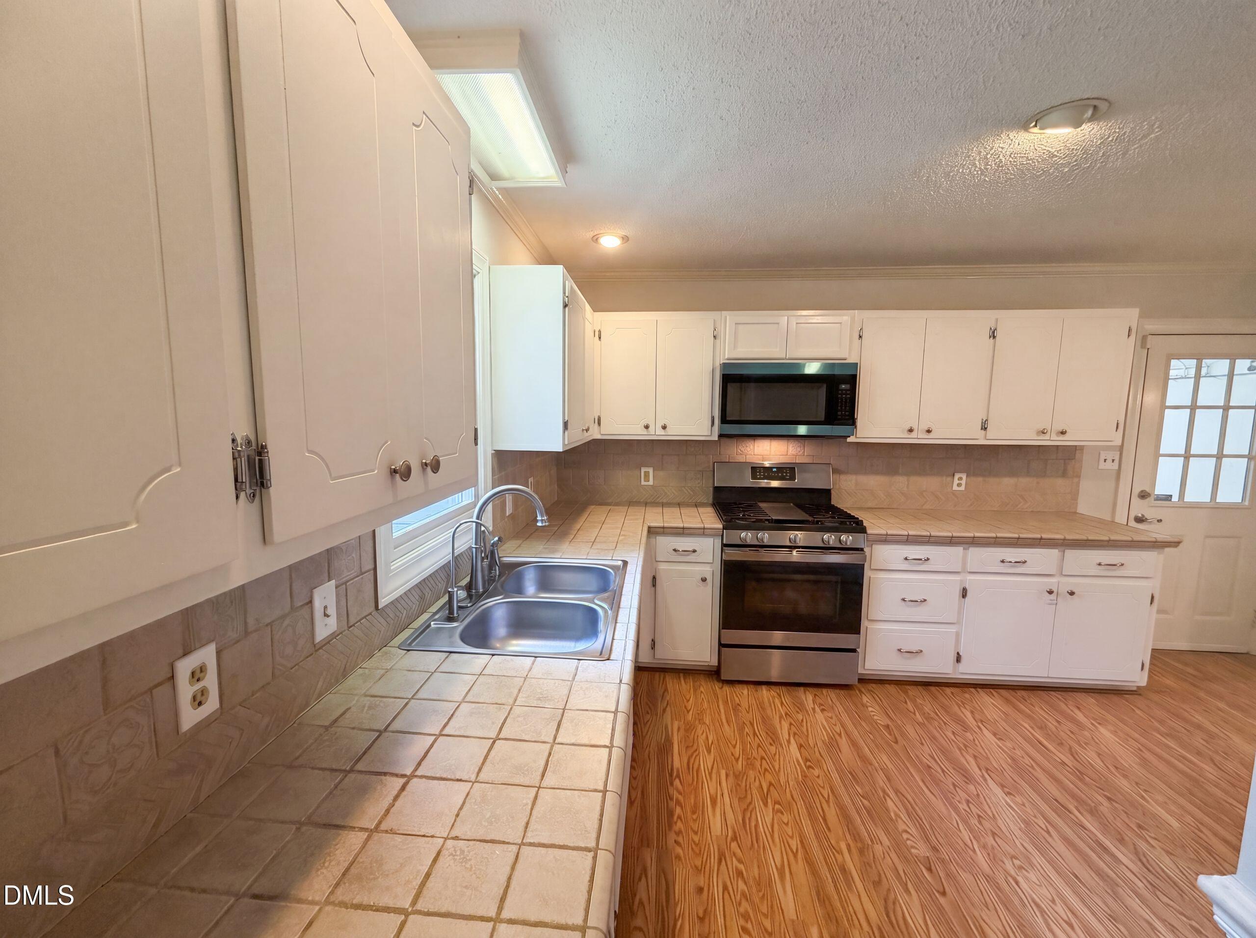Image 2: listing_1