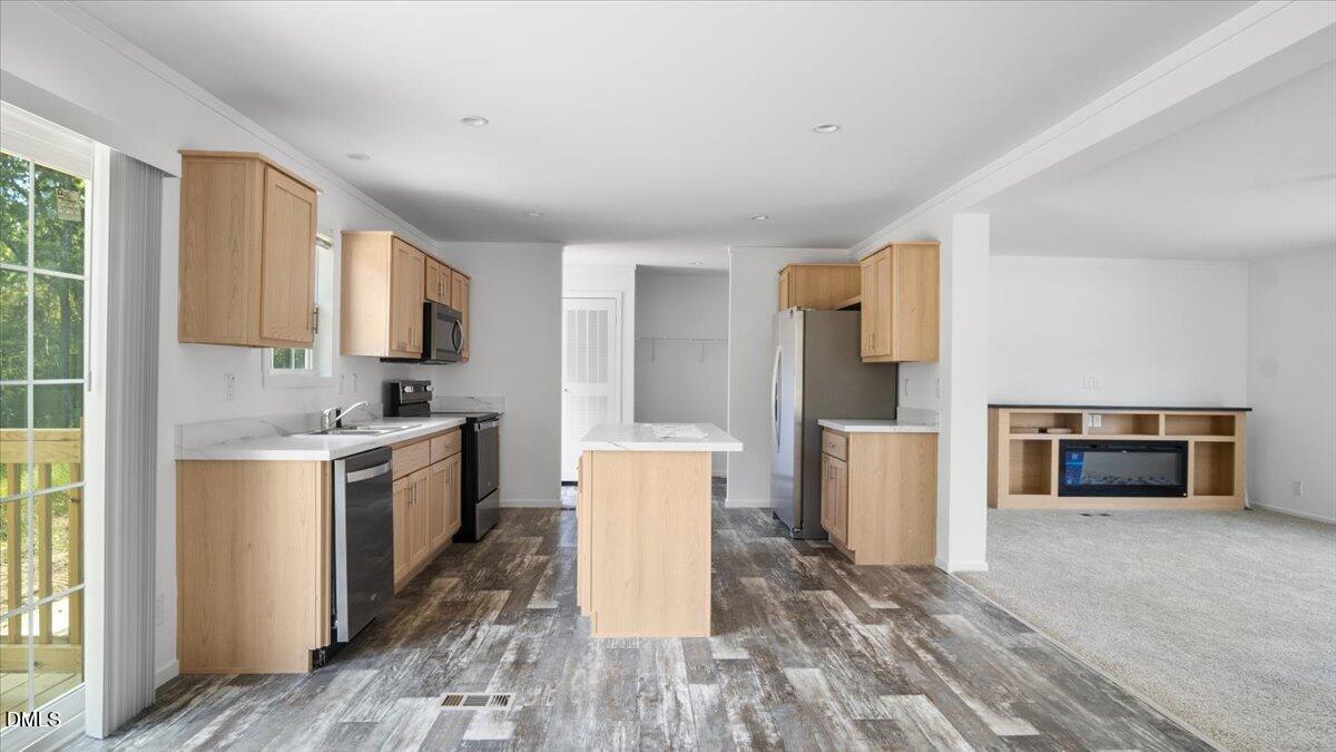 Image 2: 26-finished ellingtons path (10 of 34)