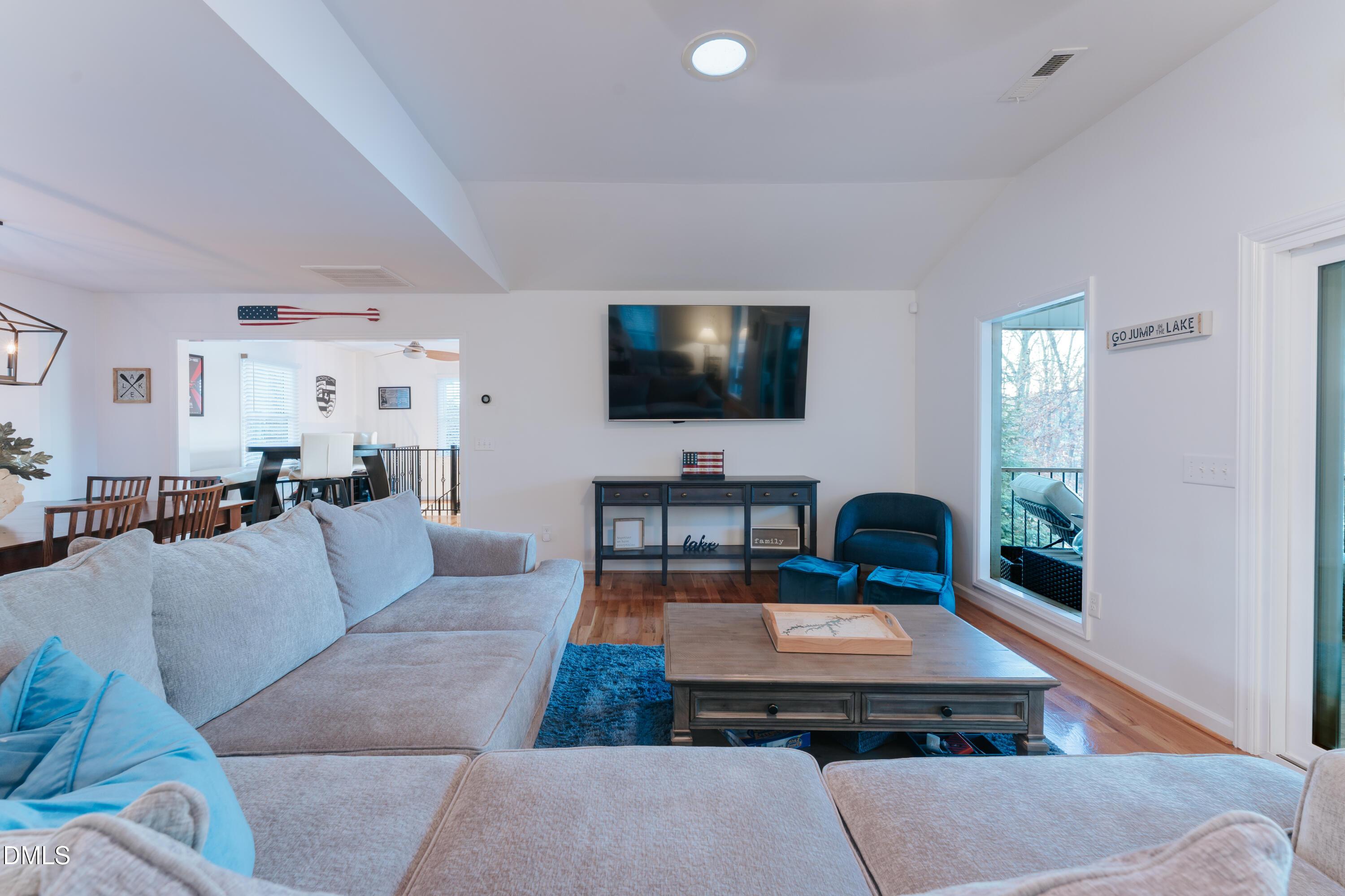 Image 4: 288 BunnyRabbit Interiors-3