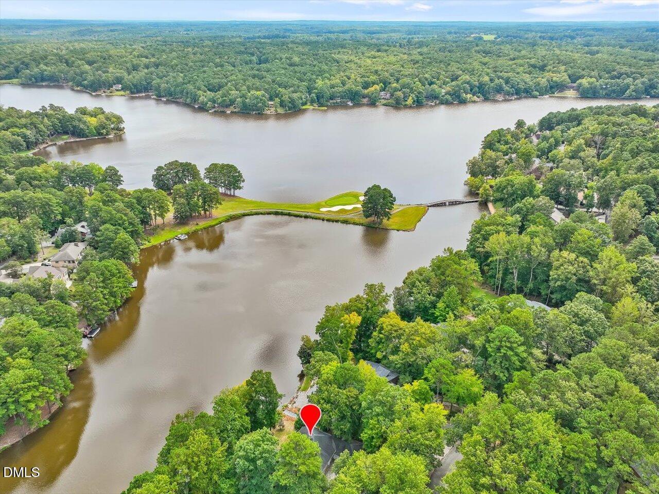 Image 1: 001-Lakefront Property