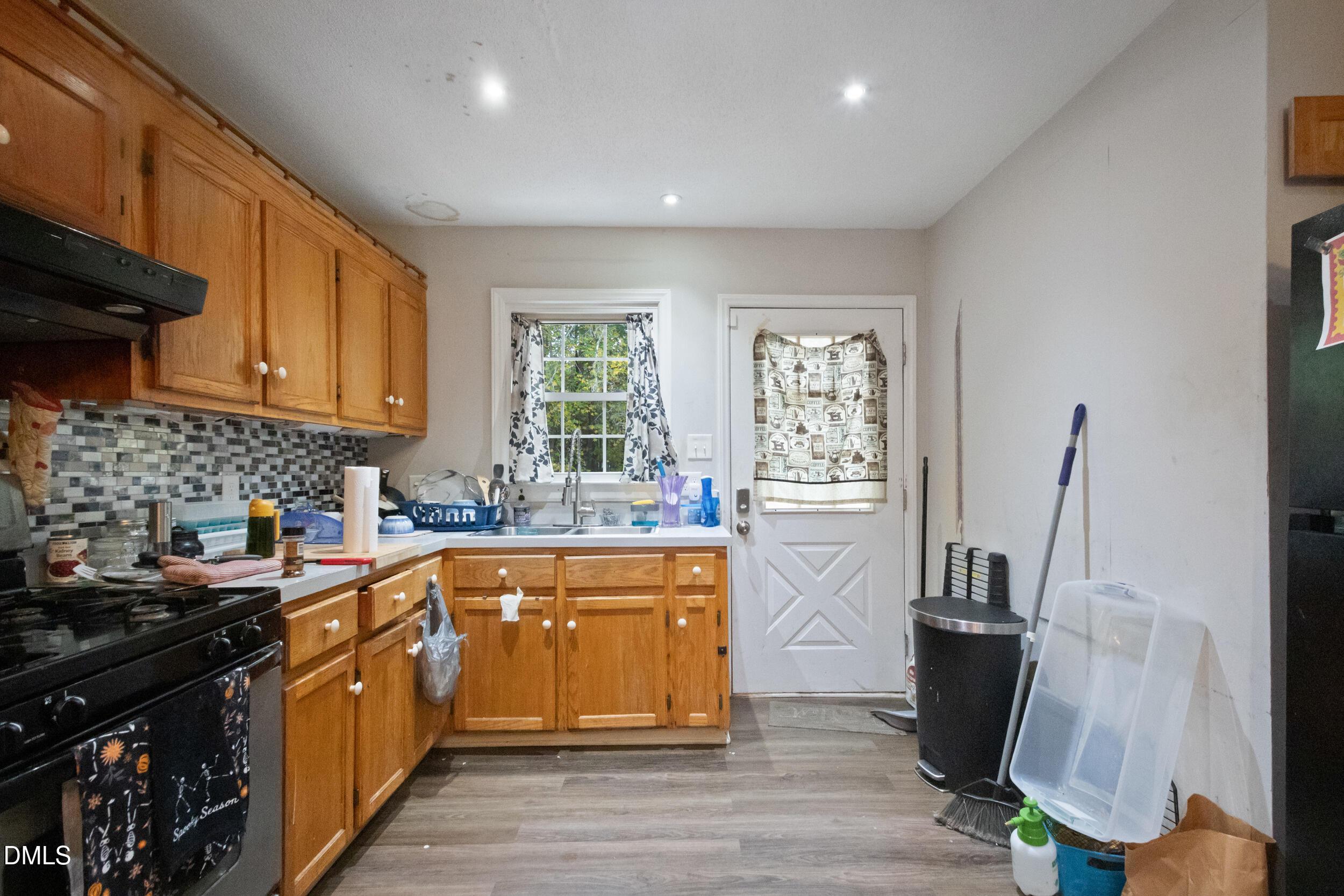 Image 2: 18_img_8685