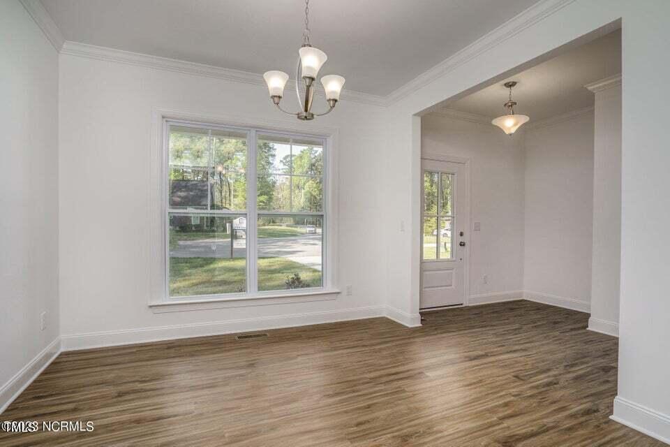 Image 3: Badin-Interior-2