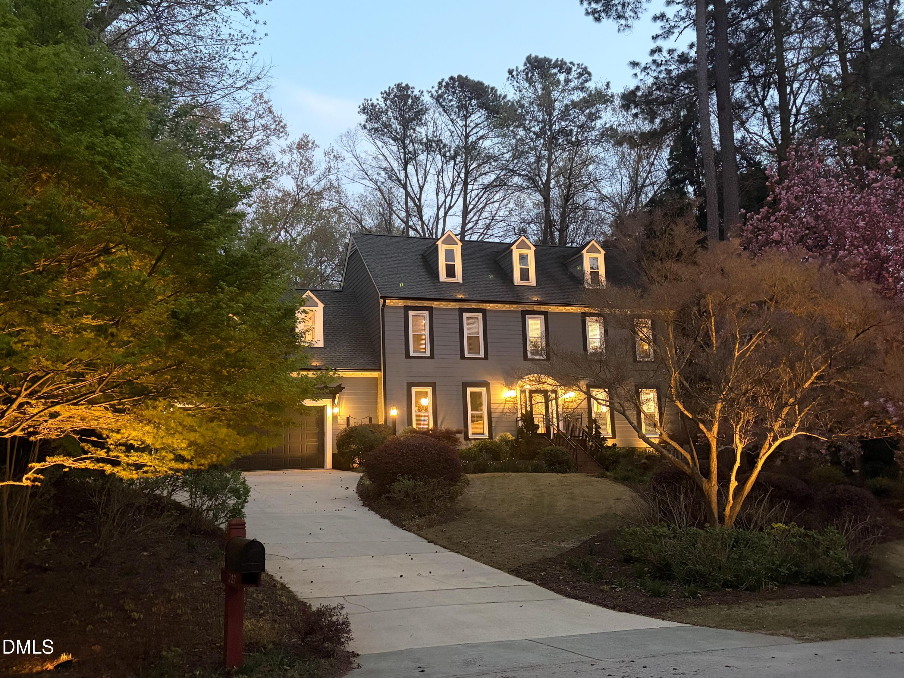 Image 3: Twilight front