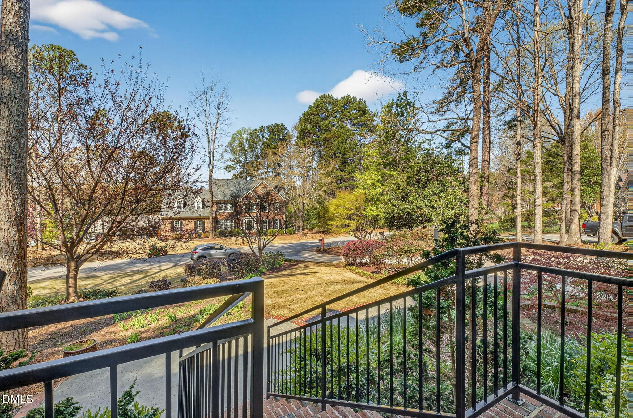 Image 4: 7-web-or-mls-127 Lockwood West-8