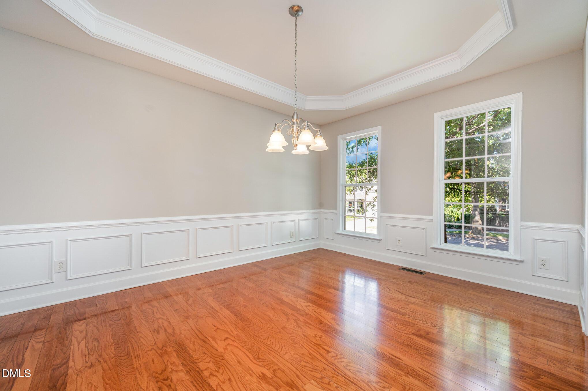 Image 3: Formal Dining