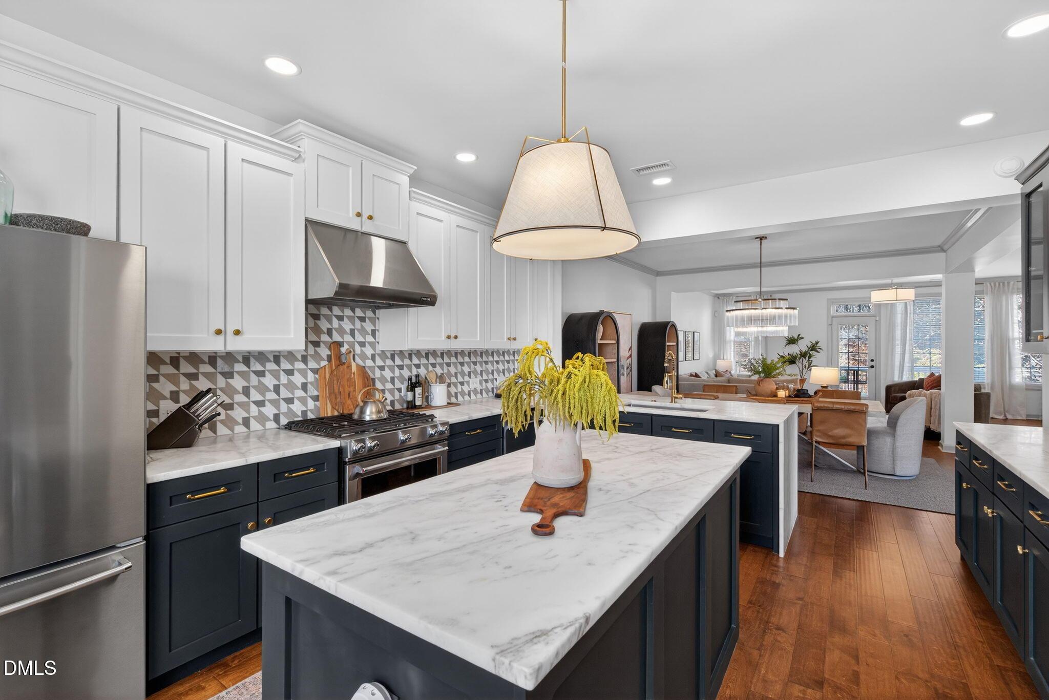 Image 3: 49-web-or-mls-371-bridgegate-dr