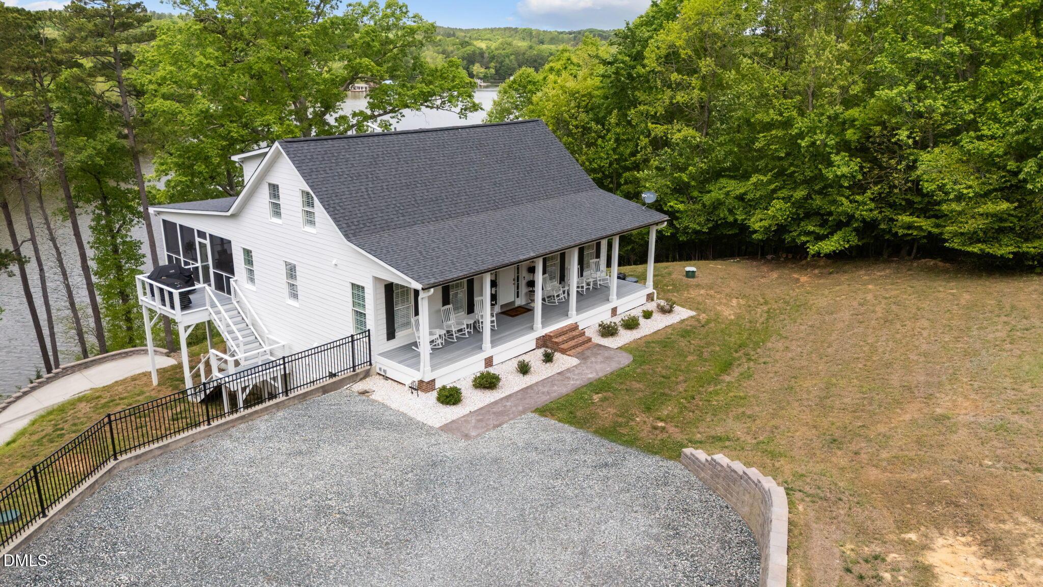 Image 2: cl house parking