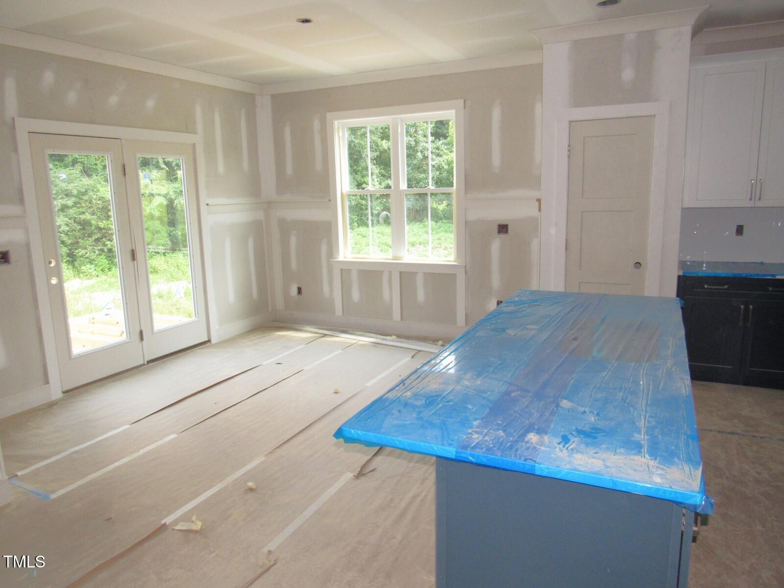 Image 4: Open kitchen/dining