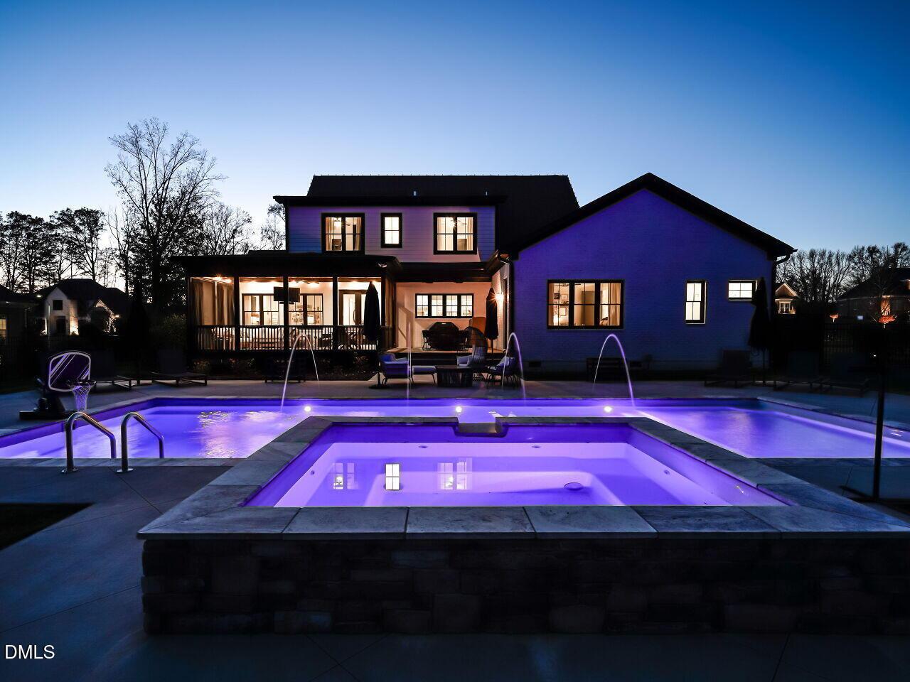 Image 2: 055-1280x960-pool-night