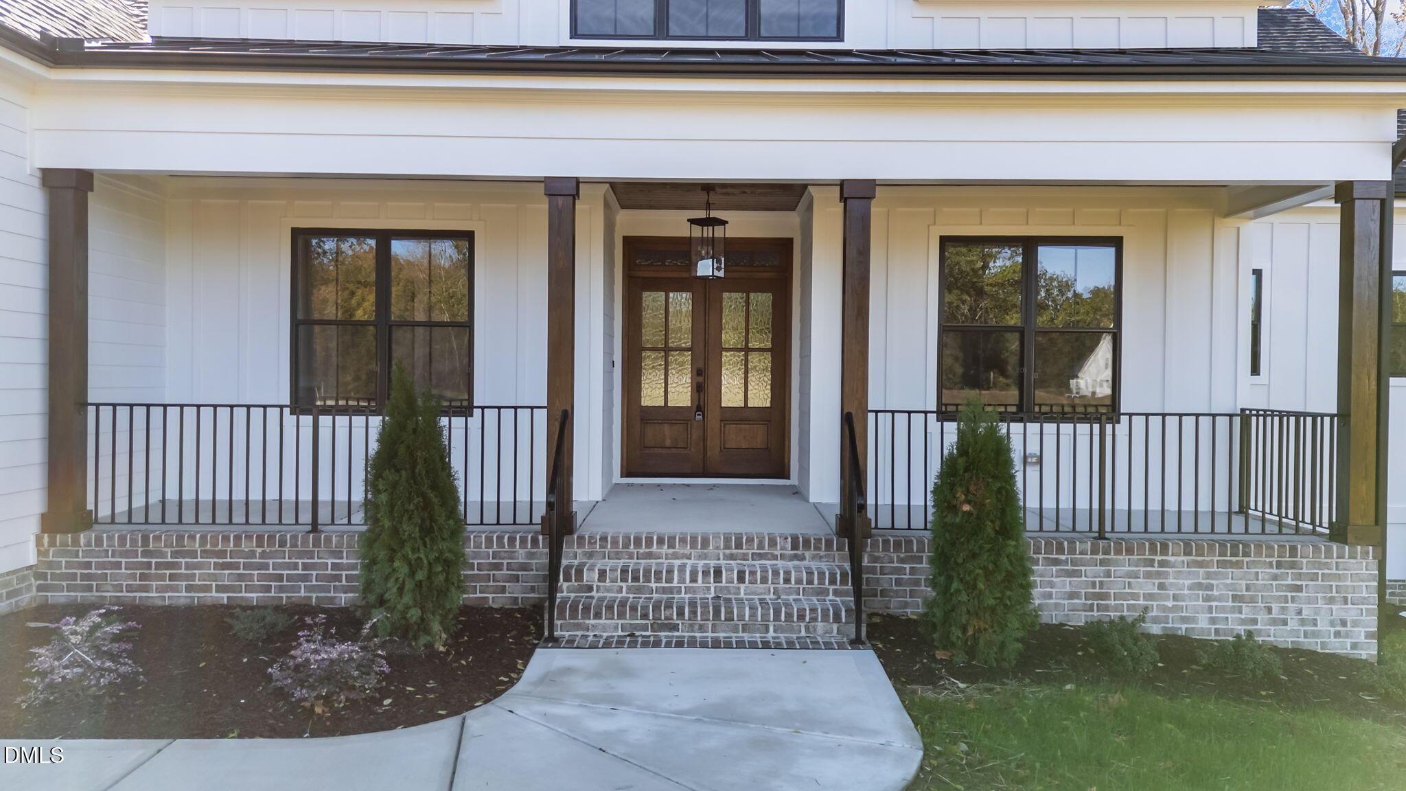 Image 4: Front porch