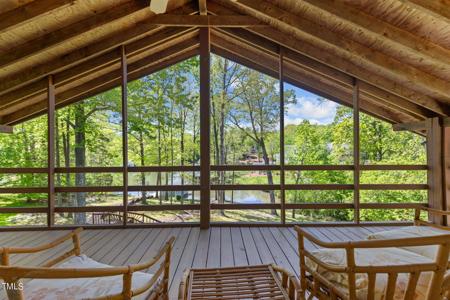 454 S South Point Trail