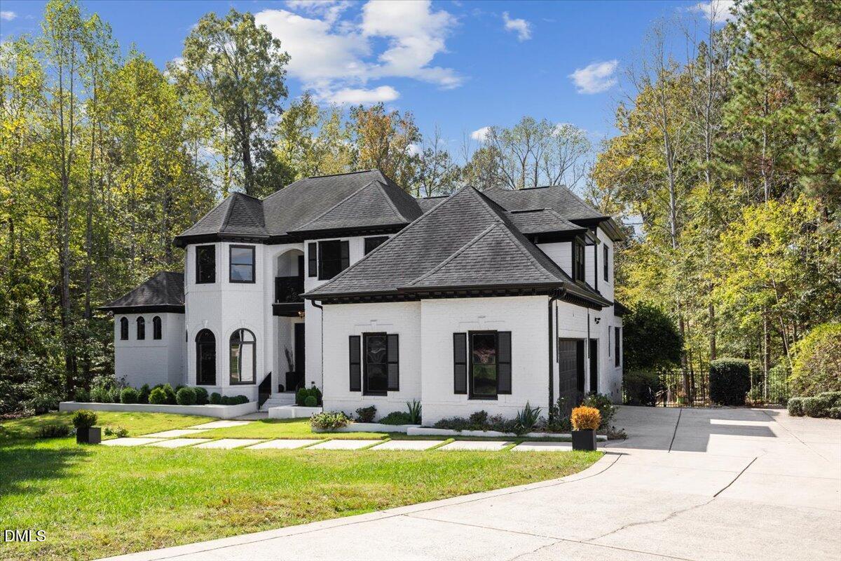 Image 2: 02-32 Woodgate Ct