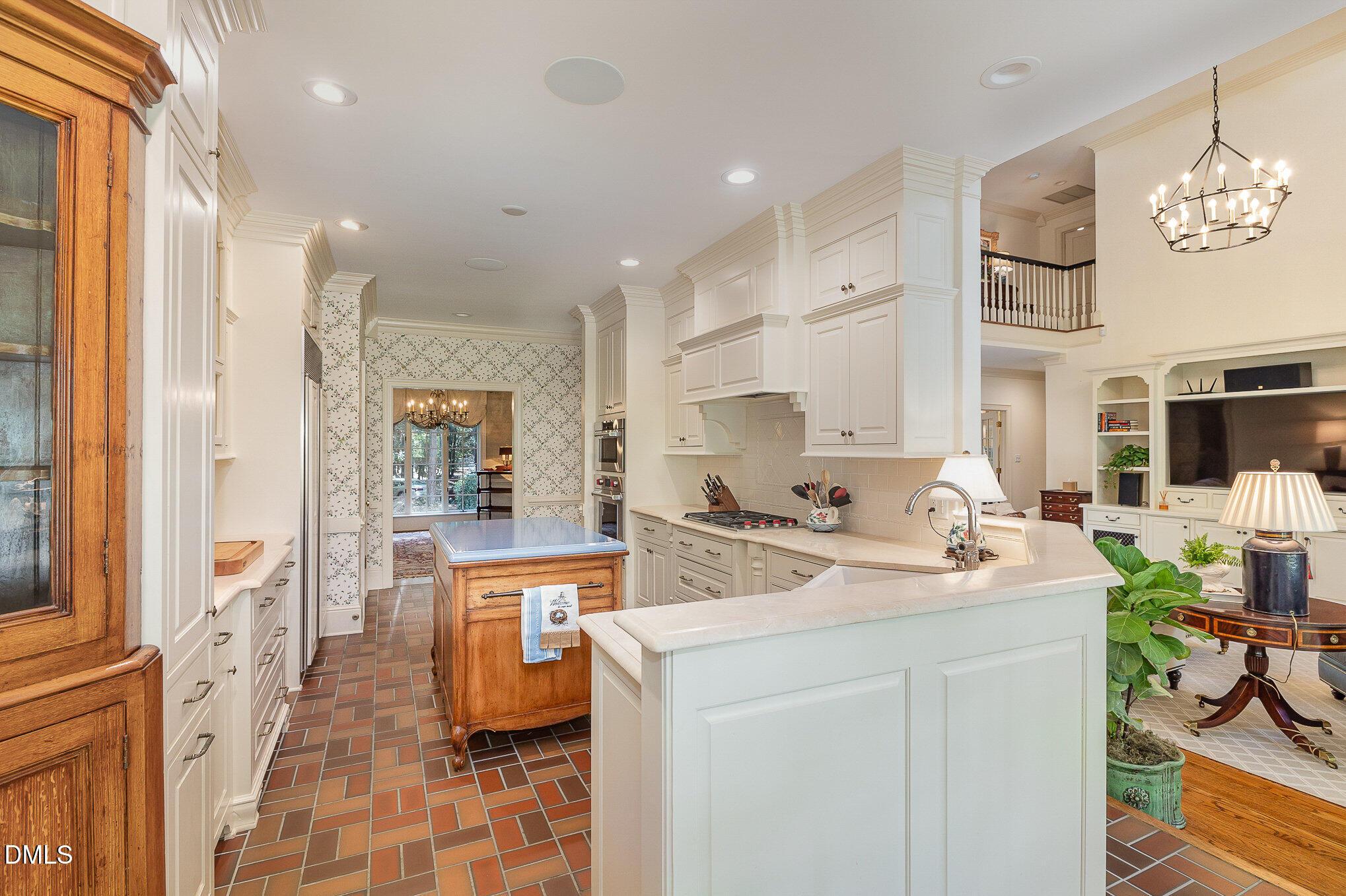 Image 2: 011_file_469