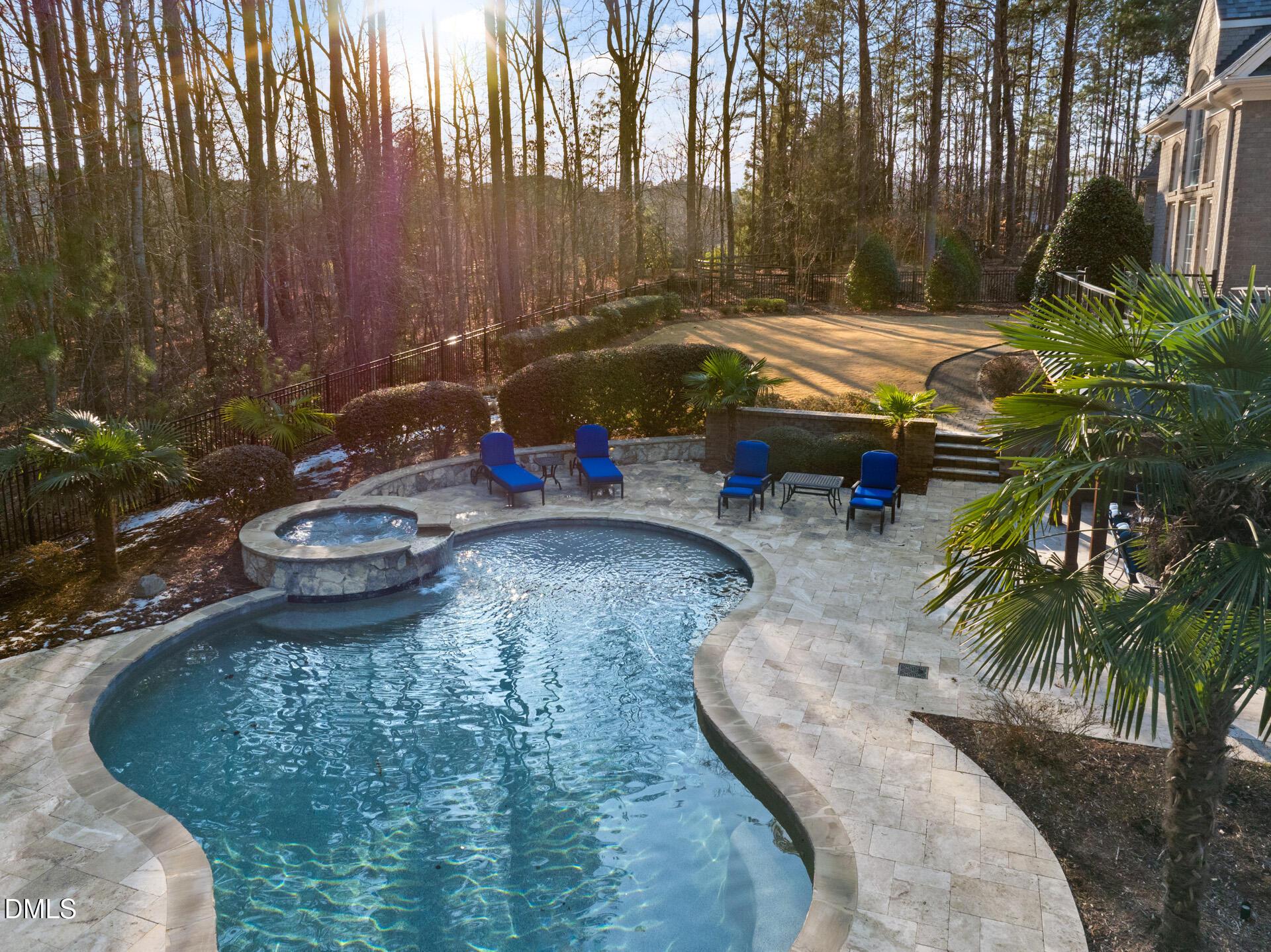 Image 3: 112-Winding-Ridge-Exterior-115