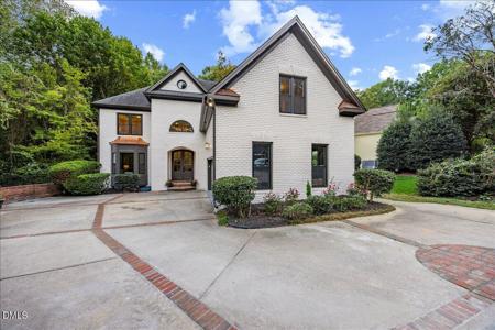 208 E Jules Verne Way