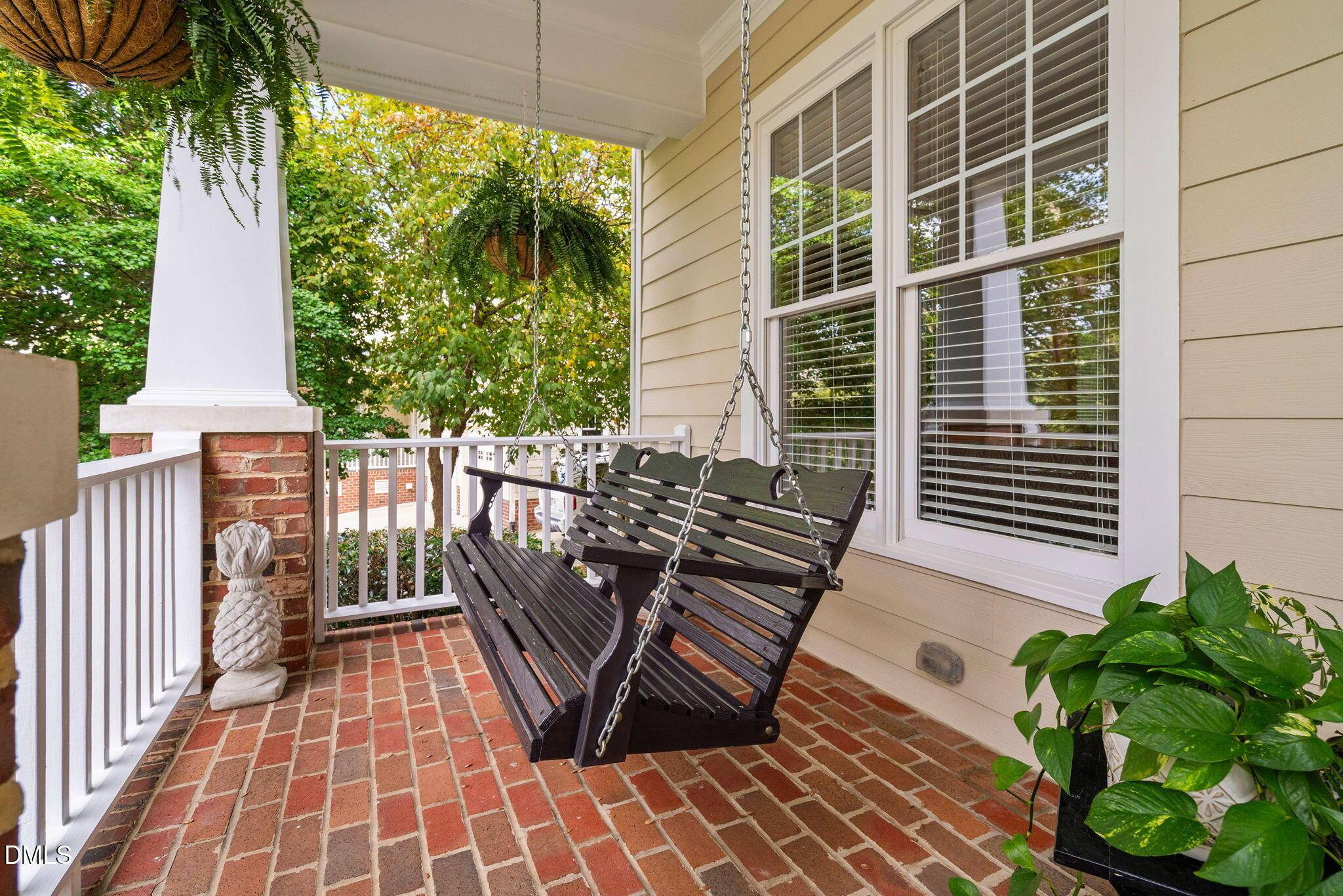 Image 3: 33-web-or-mls-203-walford-way