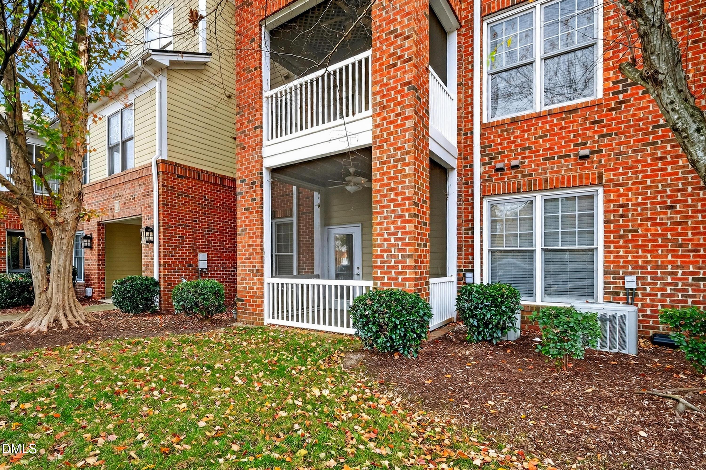 Image 3: 412 waterford lake drive (10 of 31)