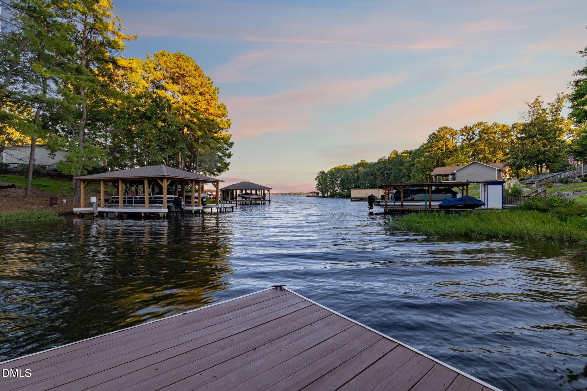 Image 2: 42-web-or-mls-501-Richmond-Rd-42