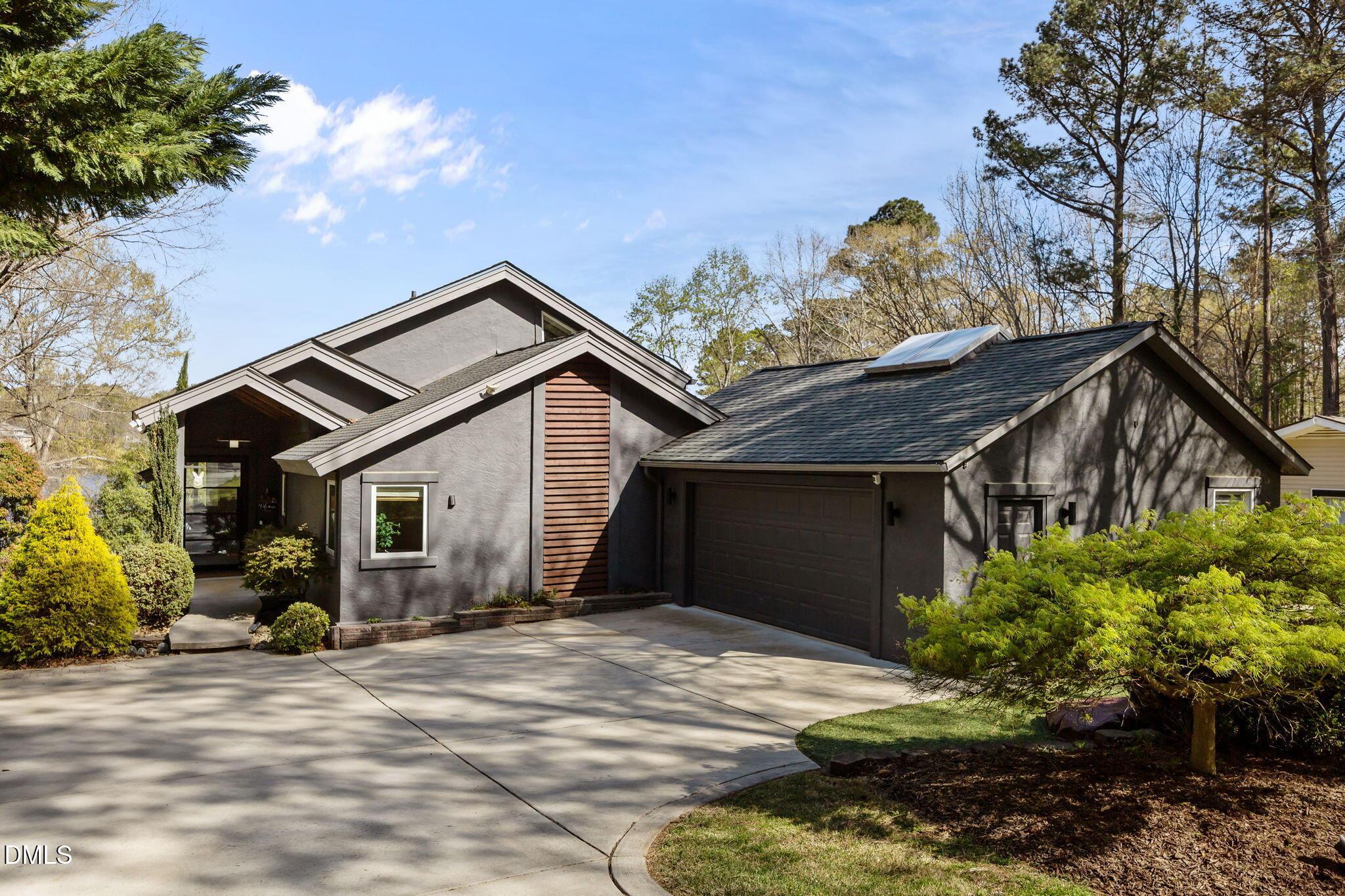 Image 3: 1-web-or-mls-IMG_2705