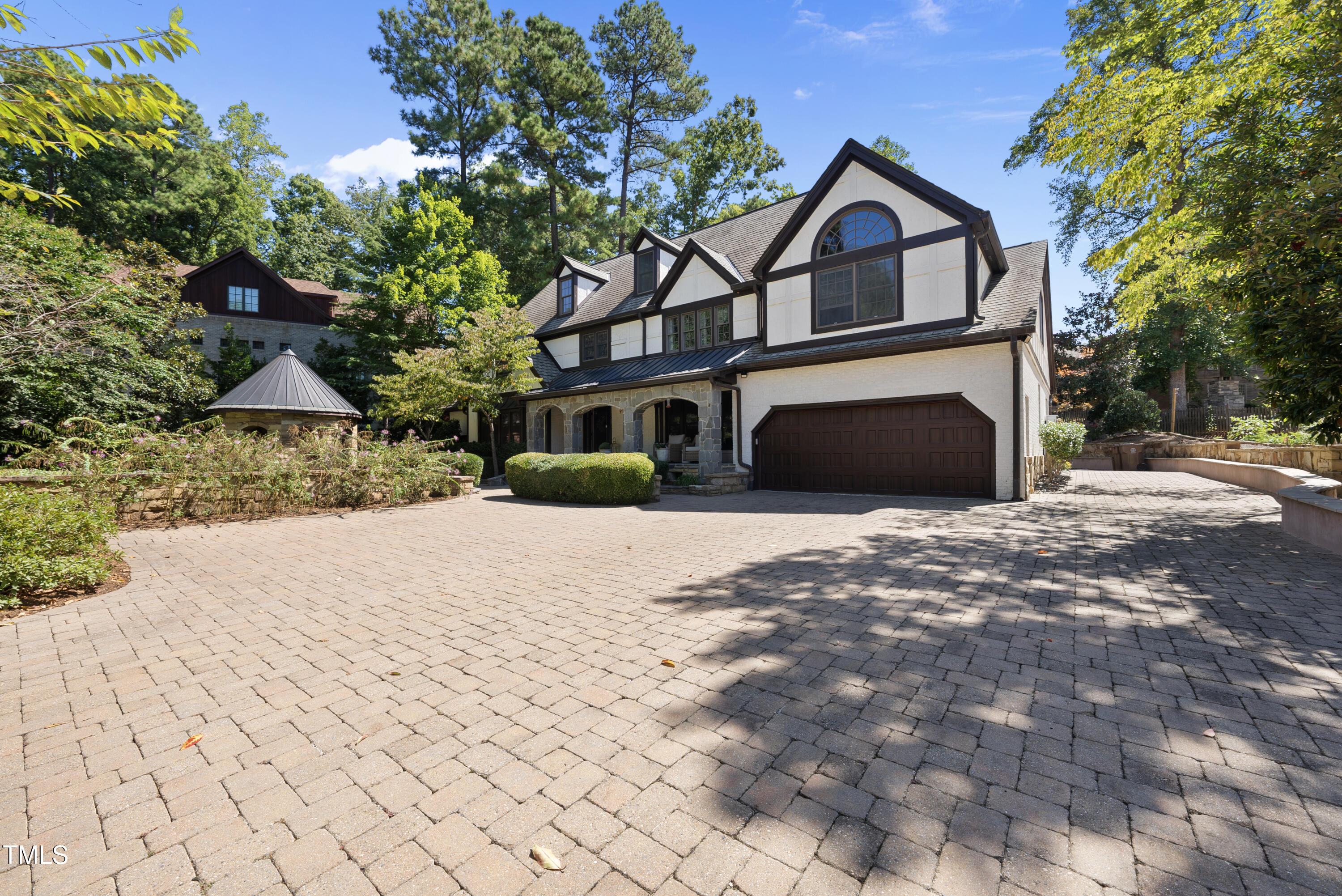 Image 4: Homes Entrance