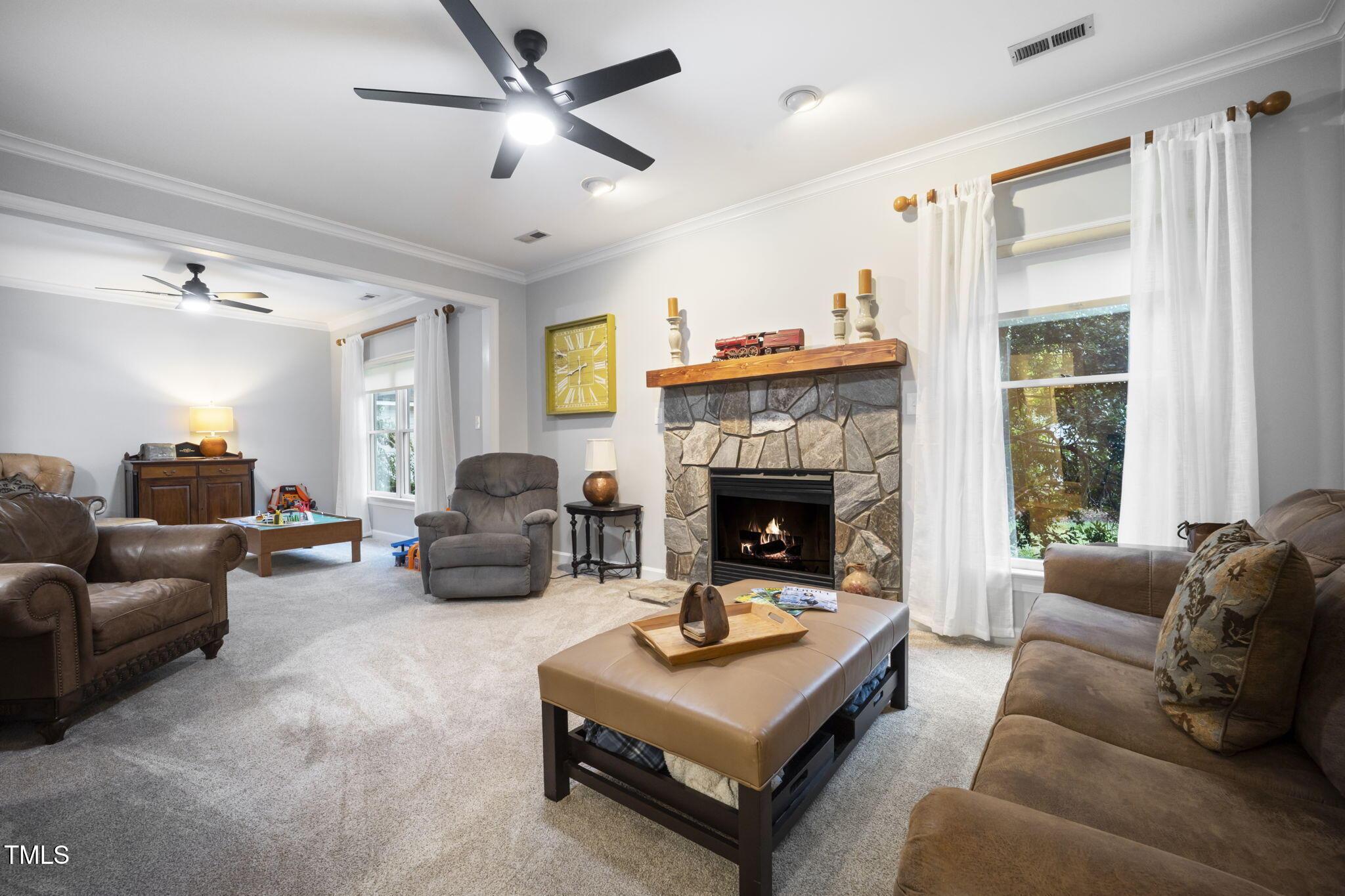 Image 2: 21-web-or-mls-484A9769