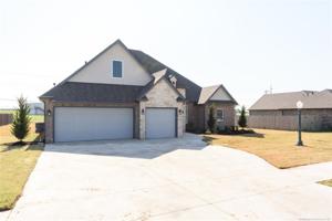 1205 S Hummingbird Place