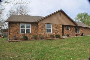 1631 Valley Parkway