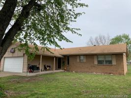 1009 Colonial Drive