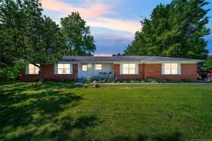 2415 Holly Road