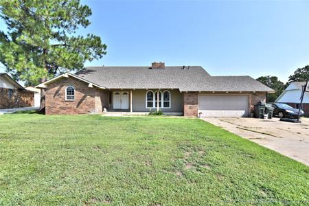 105 Lakeview Drive