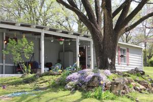 303 E Ross