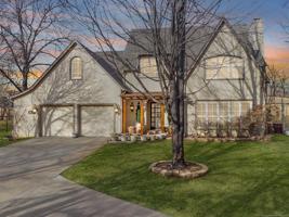 8095 W Valley View Drive