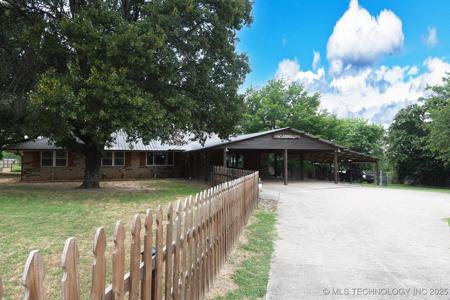 1108 Maple Lane