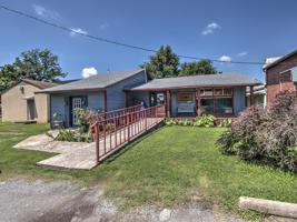 109 S Maple Street