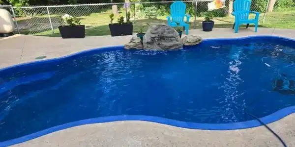 Image 3: Salt water pool