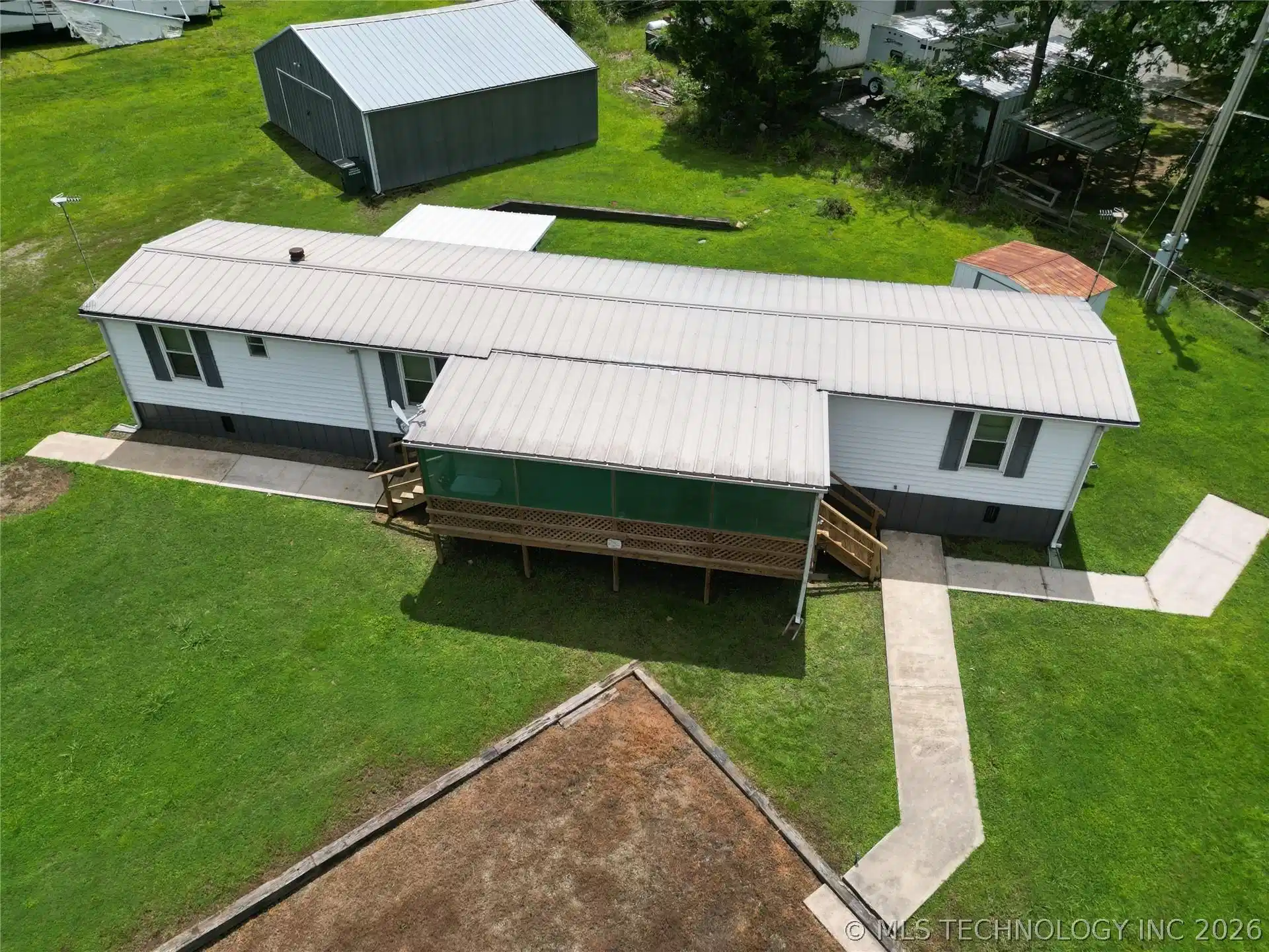 Image 1: FRONT OF HOME
