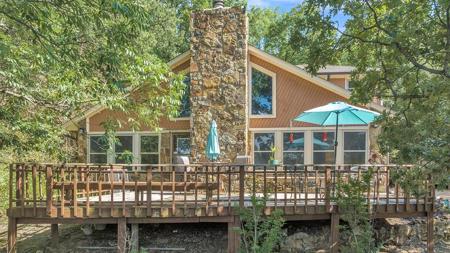 2545 W Lakeshore Drive