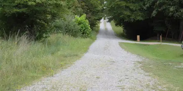 Image 4: ON A DEAD END ROAD