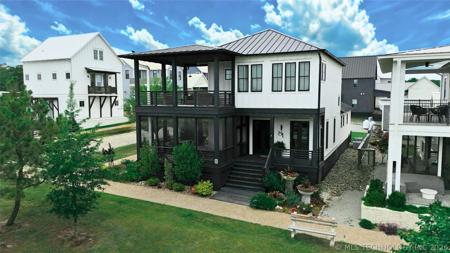 81 Lower Greenway Way