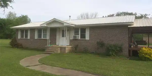 517 Douglas