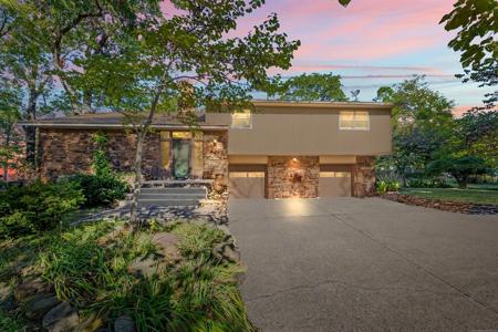42 Lakeside Drive