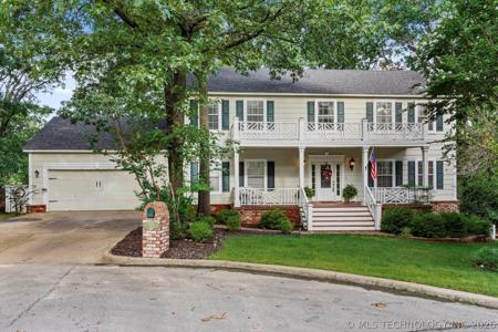 1110 N Renaissance Drive