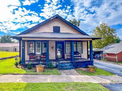 406 S 3rd
