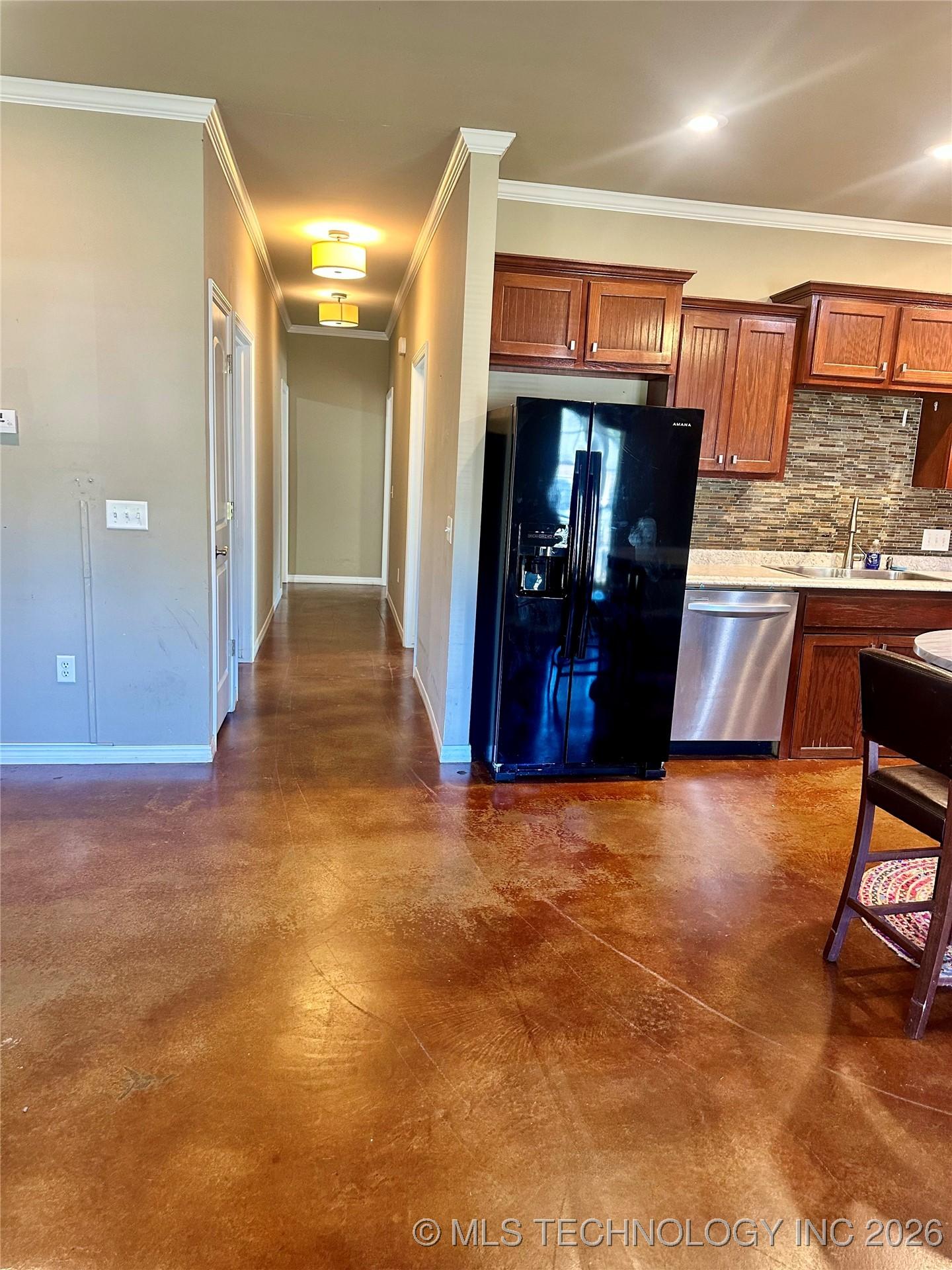 Image 3: Entryway