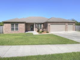905 Lariat Drive