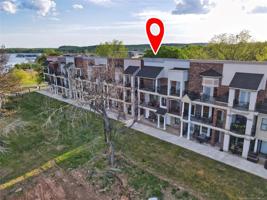 318 Lakeshore