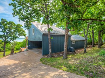 1048 Robin Hood Road